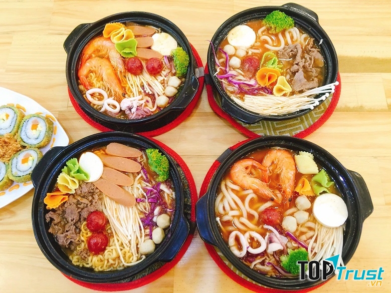 Quán mì cay ở Huế được lòng giới trẻ nhất