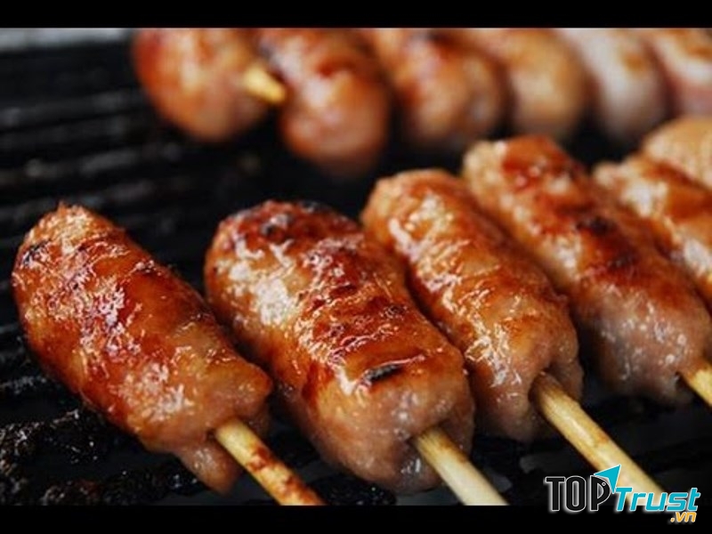 Quán nem nướng ngon nổi tiếng  nhất Sài Gòn, địa chỉ cụ thể