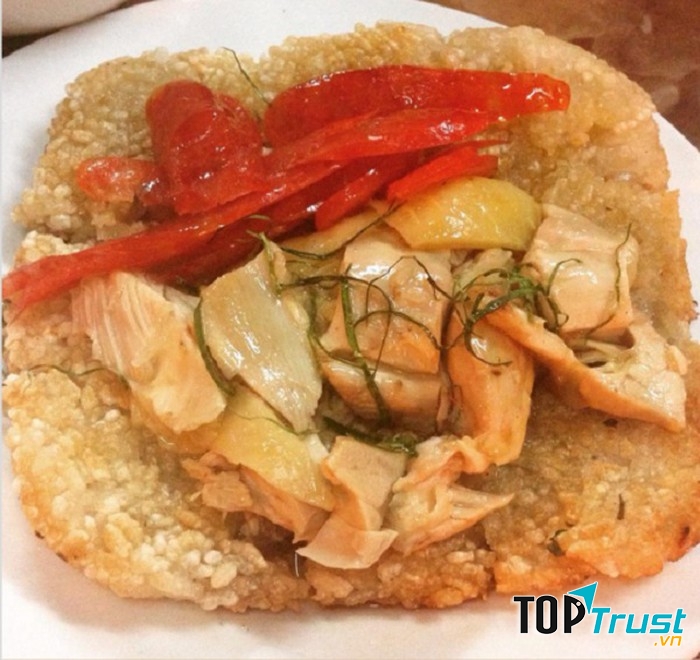 Quán xôi đông khách nhất phố Đê La Thành