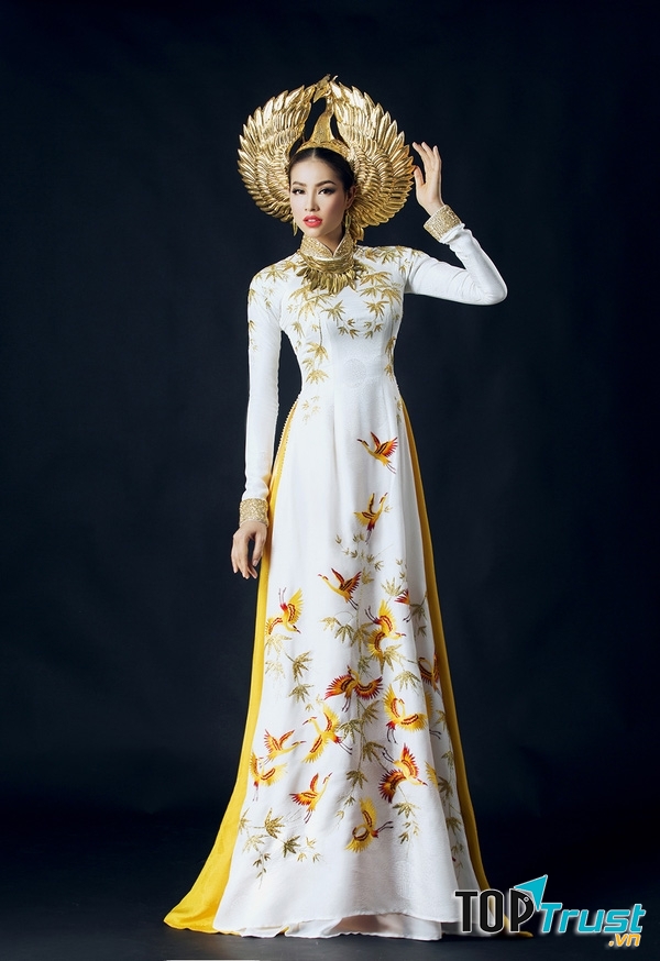 Quốc phục Việt Nam rực rỡ trong các cuộc thi hoa hậu Hoàn vũ Quốc tế