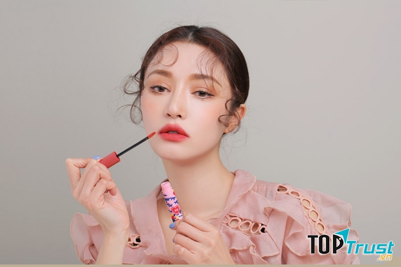 Shop bán mỹ phẩm mid-end và high-end chất lượng nhất ở Hà Nội