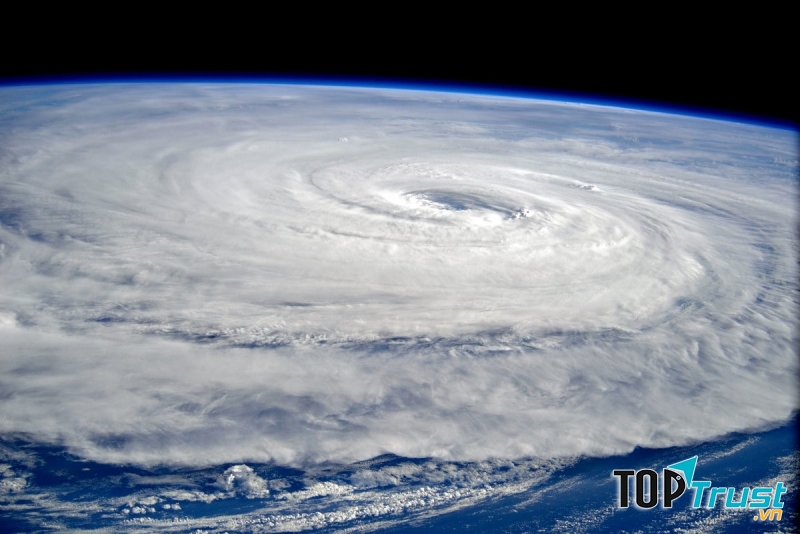 Siêu bão mạnh nhất trong lịch sử thế giới