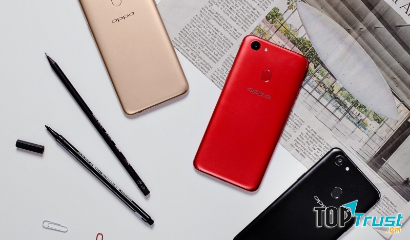 Smartphone có thời lượng pin được đánh giá tốt nhất ra mắt trong năm 2017