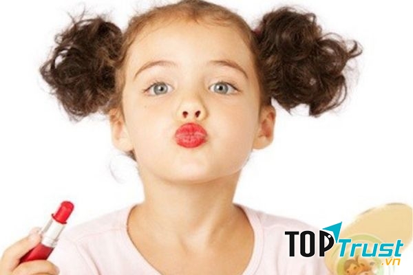 Son dưỡng môi cho bé tốt nhất các mẹ nên biết