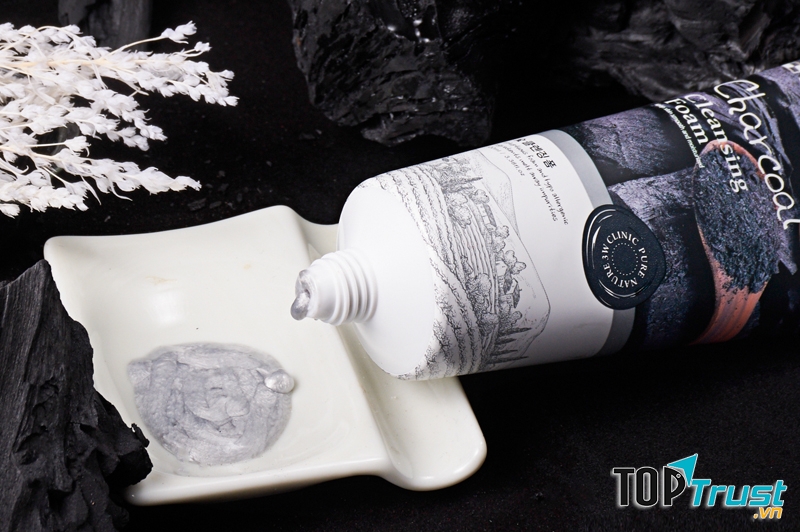 Sữa rửa mặt than hoạt tính tốt nhất hiện nay