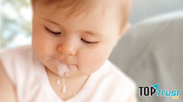 Sữa tốt nhất cho trẻ trào ngược dạ dày thực quản