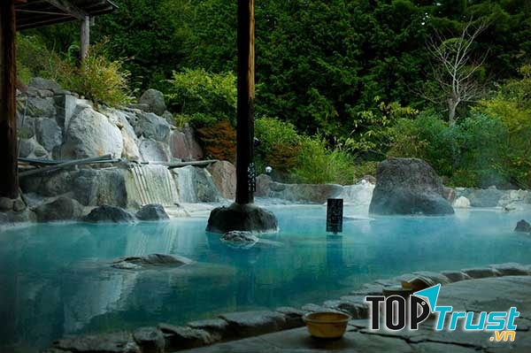 Suối nước nóng hấp dẫn nhất Nhật Bản