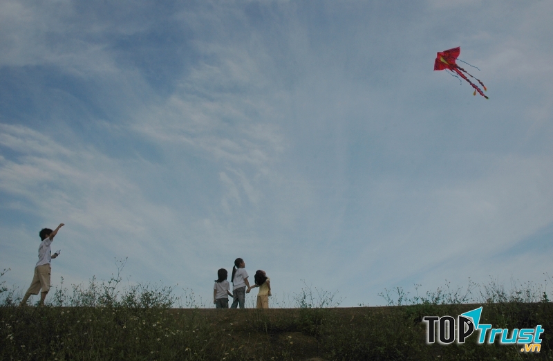 Tác phẩm văn học Việt Nam hay nhất viết về tuổi thơ