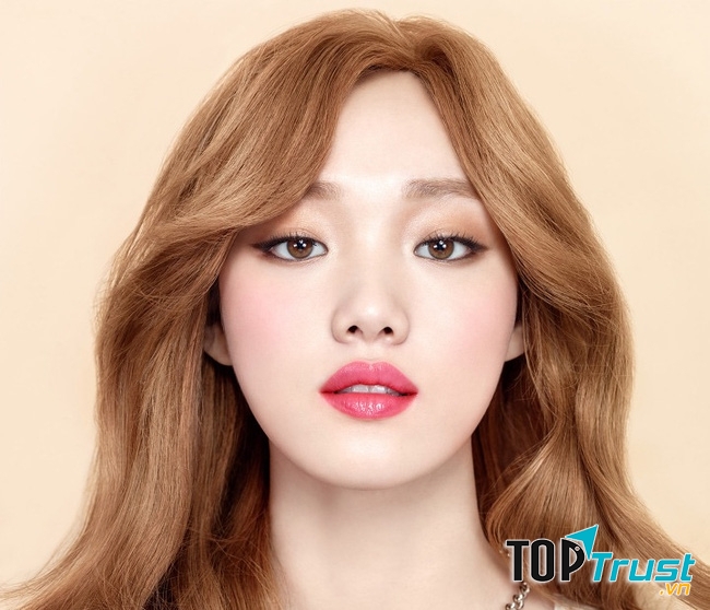 Thỏi son đỏ có giá dưới 300 000 đồng bạn gái nên mua trong dịp đầu năm