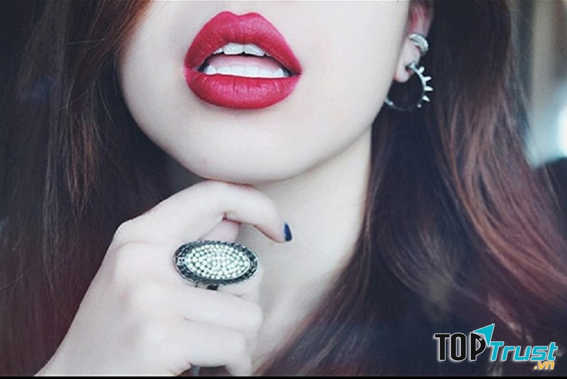 Thỏi son giá bình dân được yêu thích nhất