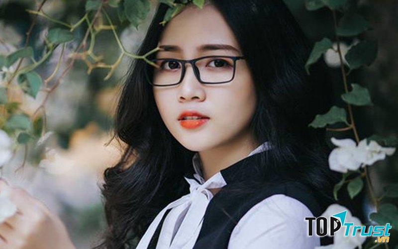 Thương hiệu tròng kính cận được ưa chuộng nhất hiện nay