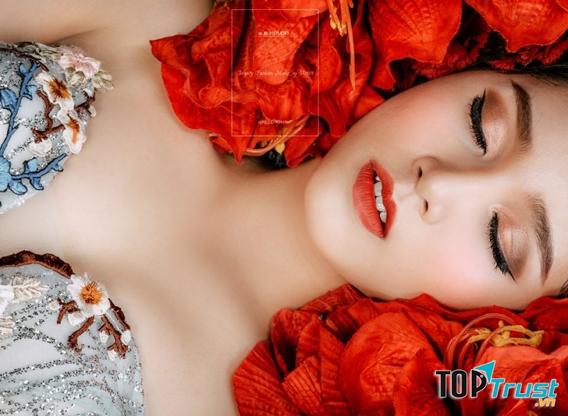 Tiệm trang điểm cô dâu đẹp nhất Hòa Bình