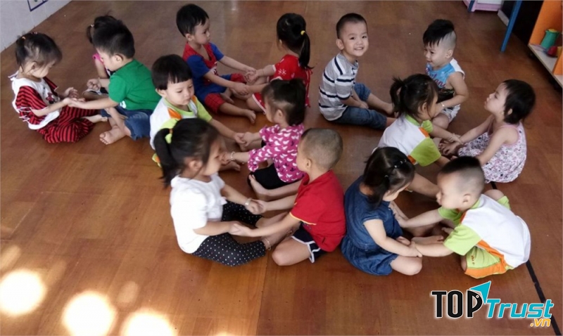 Trò chơi nhỏ tập hợp trẻ mầm non, chơi trước giờ dạy giờ về hay nhất