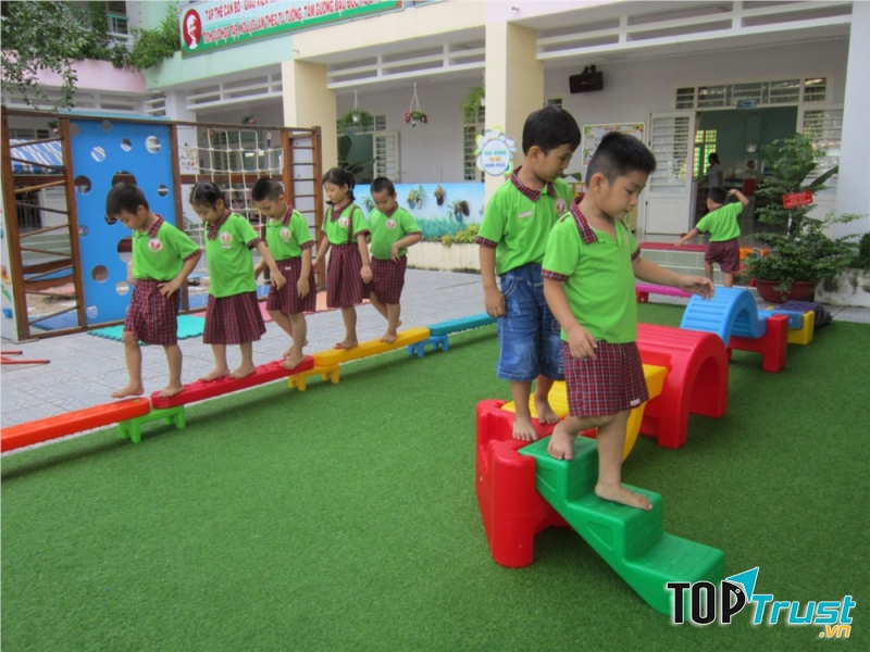 Trò chơi vận động ngoài trời theo chủ đề cho trẻ mầm non hay nhất