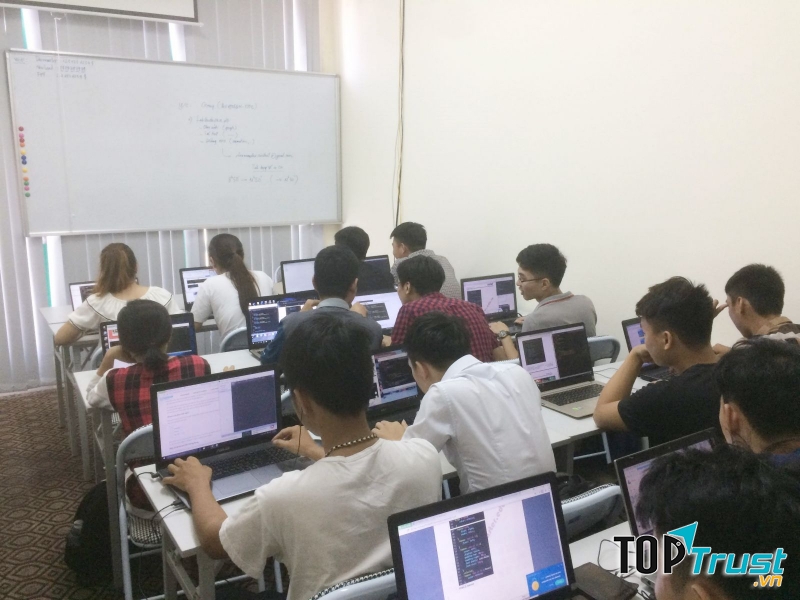 Trung tâm dạy lập trình tốt nhất ở TP. Hồ Chí Minh