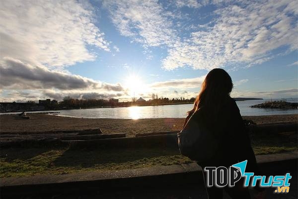 Vật dụng quan trọng nhất khi đi du lịch một mình