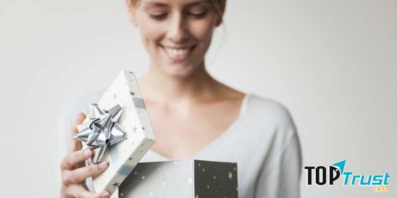 ý tưởng quà tặng hợp túi tiền cho ngày Phụ nữ Việt Nam